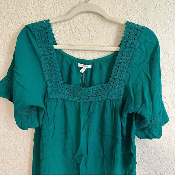 Maurices Flowy Green Crochet Neckline Top Size Small NWT - Picture 5 of 5